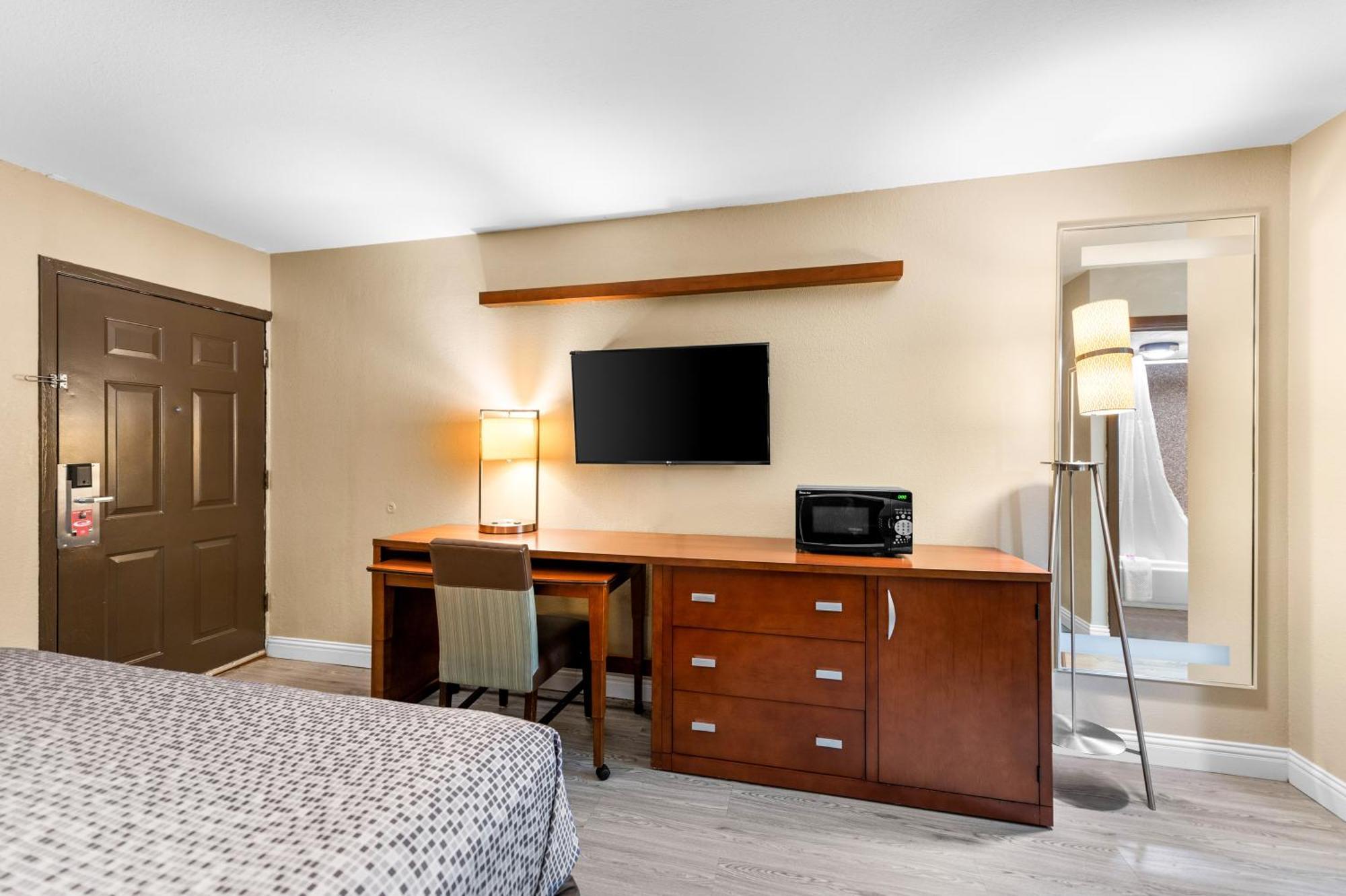 Econo Lodge Texarkana I-30 Стая снимка