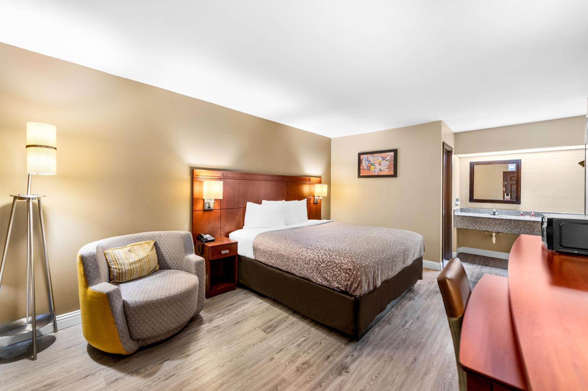 Econo Lodge Texarkana I-30 Стая снимка