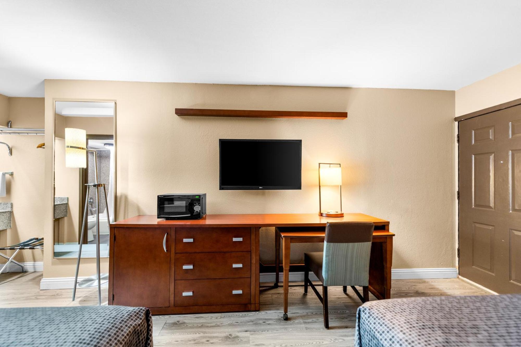 Econo Lodge Texarkana I-30 Стая снимка