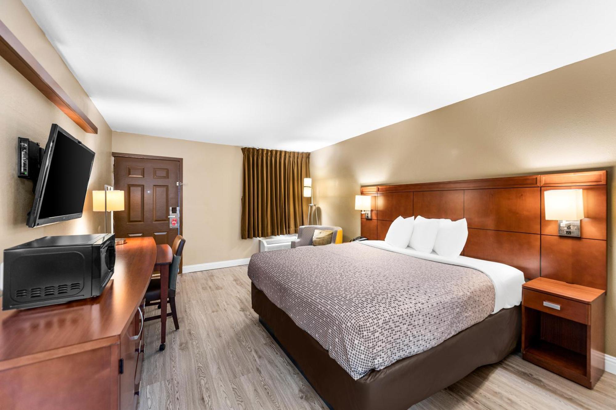 Econo Lodge Texarkana I-30 Стая снимка