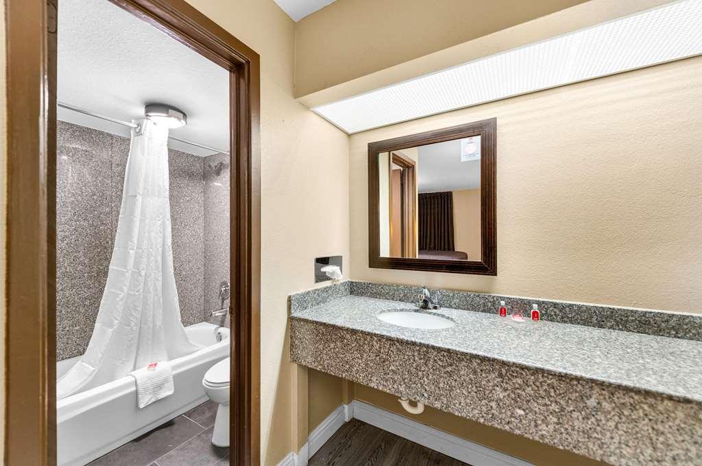Econo Lodge Texarkana I-30 Стая снимка